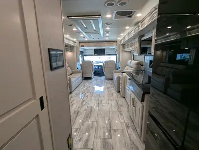 2026 Fleetwood Discovery LXE 40M photo 45