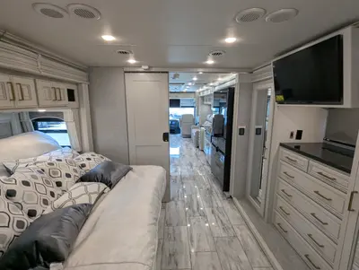 2026 Fleetwood Discovery LXE 40M photo 42