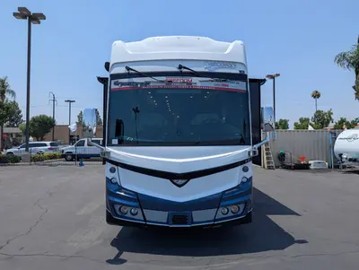 2026 Fleetwood Discovery LXE 40M photo 3