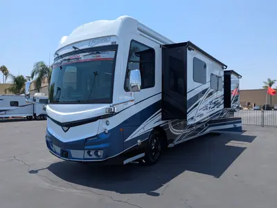 2026 Fleetwood Discovery LXE 40M photo 4