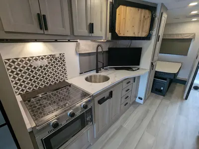 2024 Forest River Sunseeker 2550DS LE photo 11