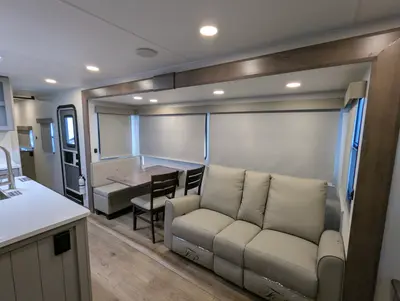 2026 Alliance RV Avenue 332RL photo 26