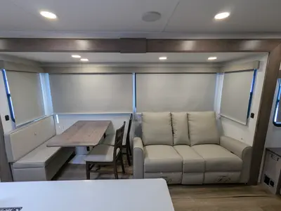 2026 Alliance RV Avenue 332RL photo 25