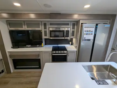 2026 Alliance RV Avenue 332RL photo 30
