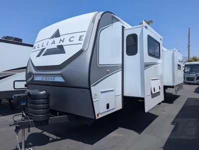 2026 Alliance RV Avenue 332RL photo 5