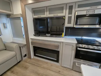 2026 Alliance RV Avenue 332RL photo 31