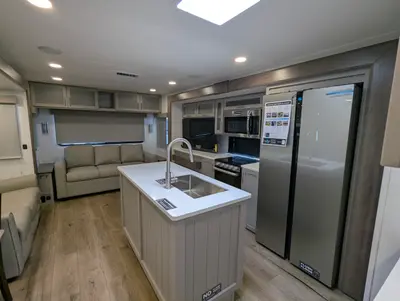 2026 Alliance RV Avenue 332RL photo 20