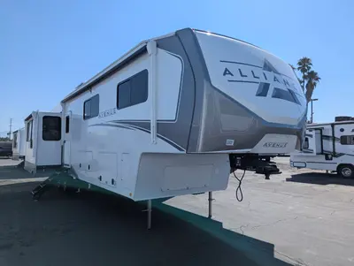 New 2026 Alliance RV Avenue 39MBR