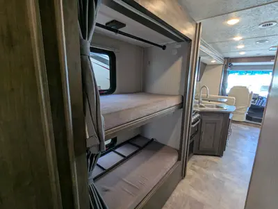 2023 Coachmen Pursuit 31BH photo 29