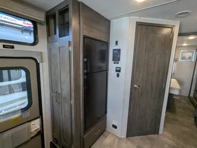 2023 Coachmen Pursuit 31BH photo 18
