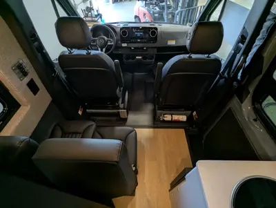 2025 Storyteller Overland DARK MODE XO photo 23