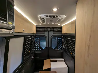 2025 Storyteller Overland DARK MODE XO photo 20