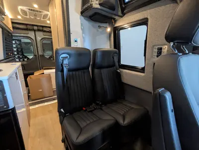 2025 Storyteller Overland DARK MODE XO photo 10