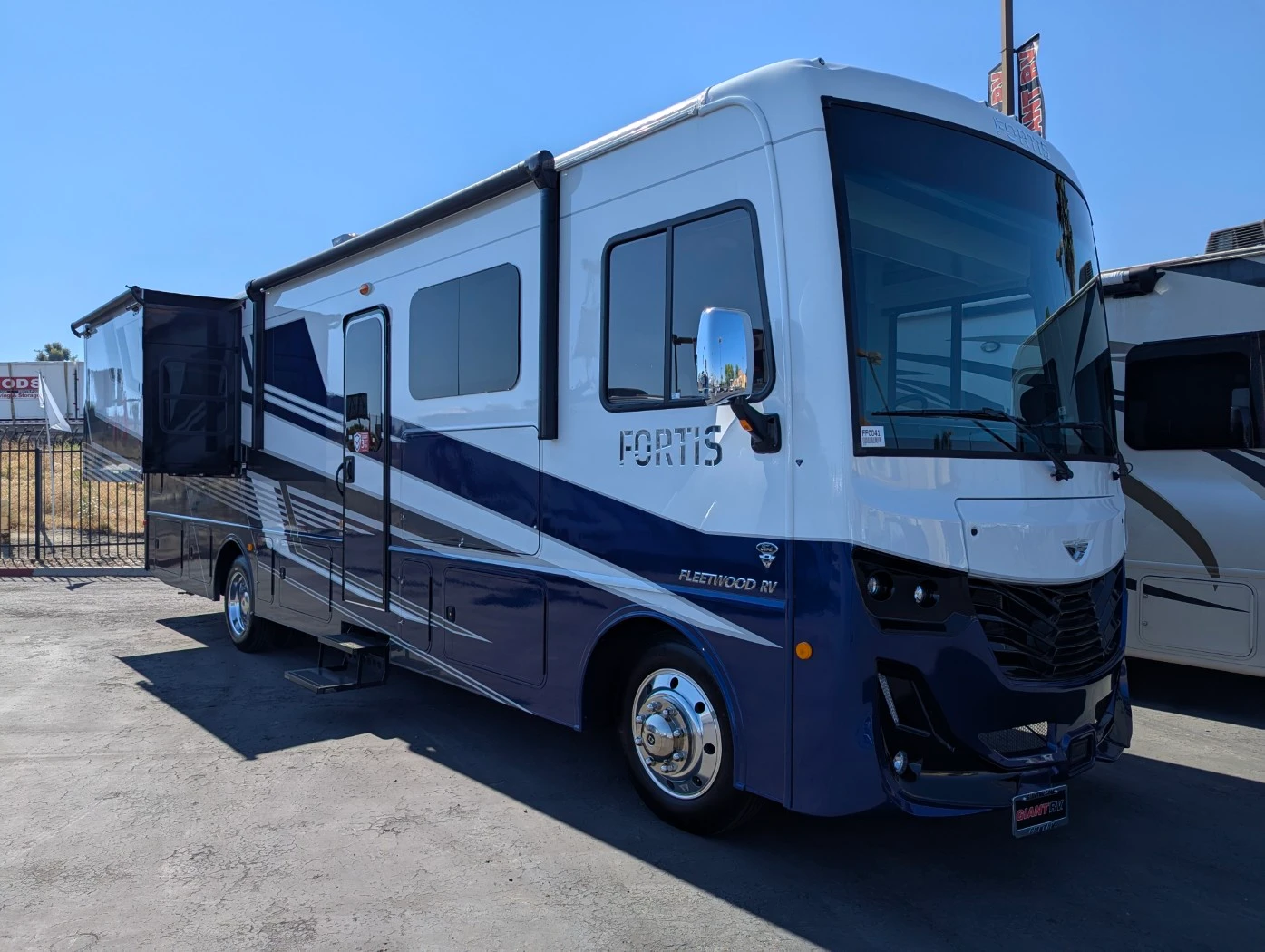 2026 Fleetwood Fortis 32RW exterior