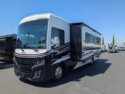 2026 Fleetwood Bounder 35K photo 4