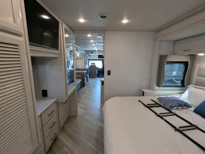 2026 Fleetwood Bounder 35K photo 35