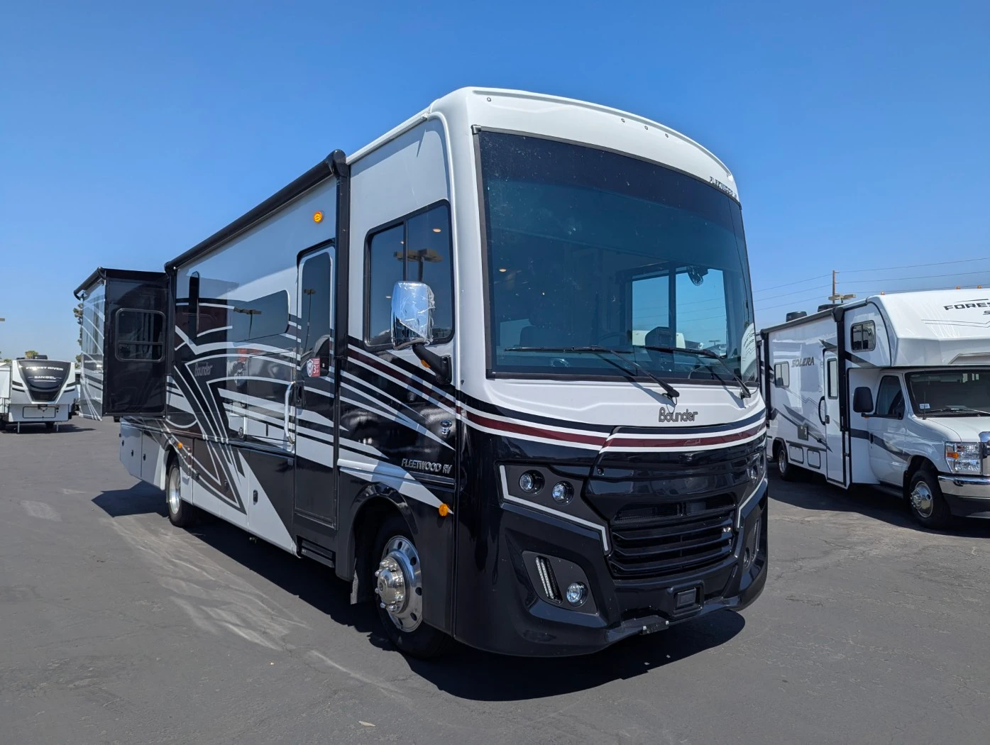 2026 Fleetwood Bounder 35K exterior