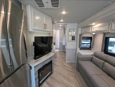 2026 Fleetwood Bounder 35K photo 19