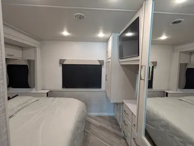 2026 Fleetwood Bounder 33C photo 13