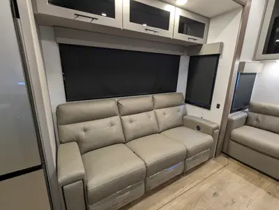 2026 Alliance RV Valor 40V13 photo 31