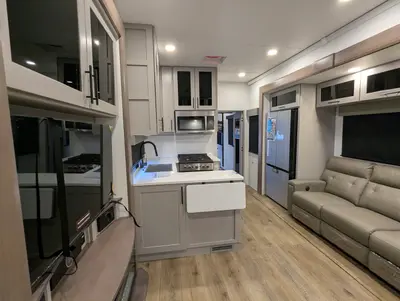 2026 Alliance RV Valor 40V13 photo 21