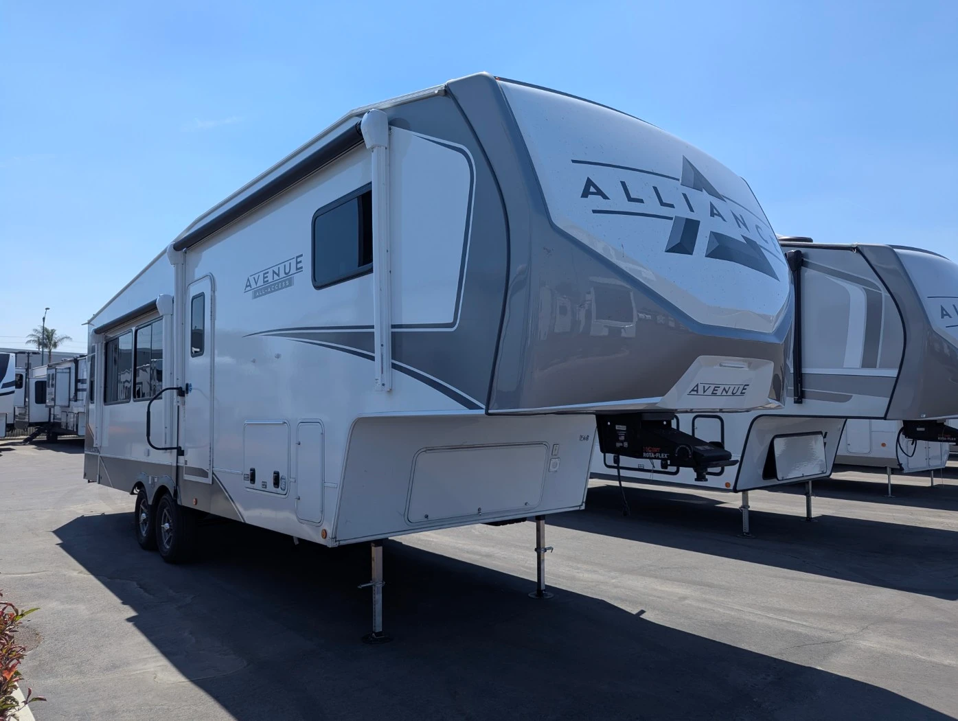 2026 Alliance RV Avenue All-Access Series 29RL exterior