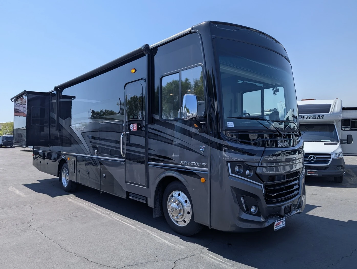 2026 Fleetwood Bounder 33C exterior