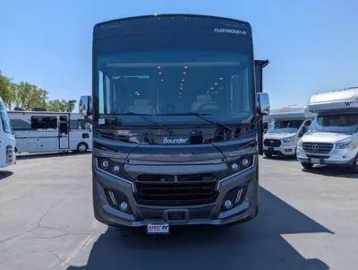 2026 Fleetwood Bounder 33C photo 3