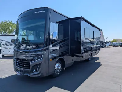 2026 Fleetwood Bounder 33C photo 4