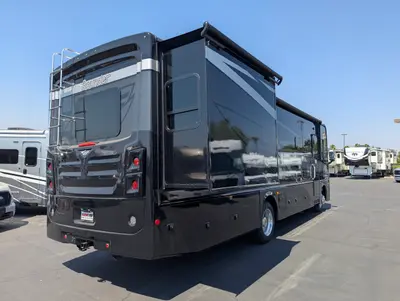 2026 Fleetwood Bounder 33C photo 6