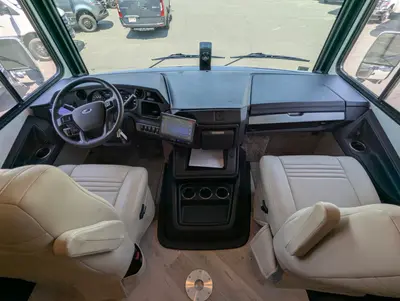 2026 Fleetwood Bounder 33C photo 11