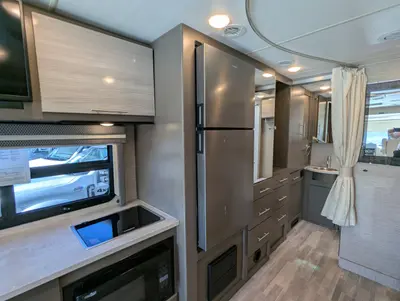 2023 Thor Motor Coach Axis 24.4 photo 21