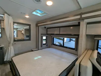 2023 Thor Motor Coach Axis 24.4 photo 30