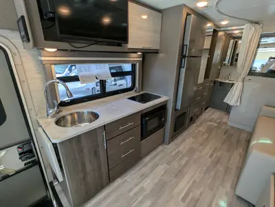 2023 Thor Motor Coach Axis 24.4 photo 19
