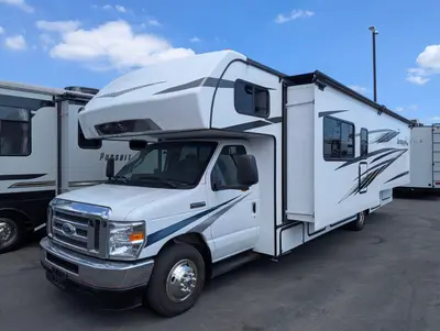2023 Forest River Sunseeker 3270S photo 3