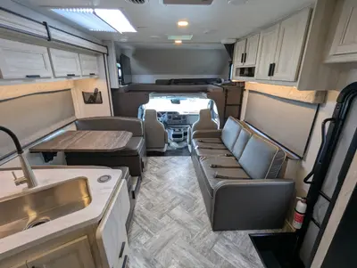 2023 Forest River Sunseeker 3270S photo 33