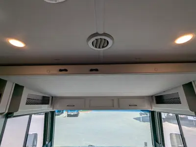 2025 Fleetwood Flair 28A photo 11