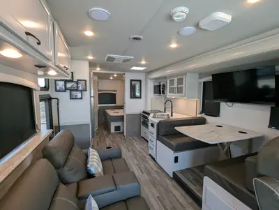2025 Fleetwood Flair 28A photo 13