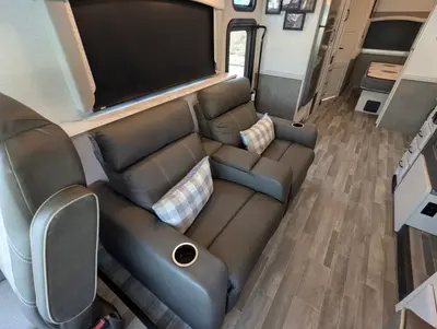 2025 Fleetwood Flair 28A photo 16