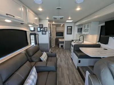 2025 Fleetwood Flair 28A photo 14