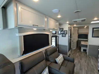 2025 Fleetwood Flair 28A photo 17