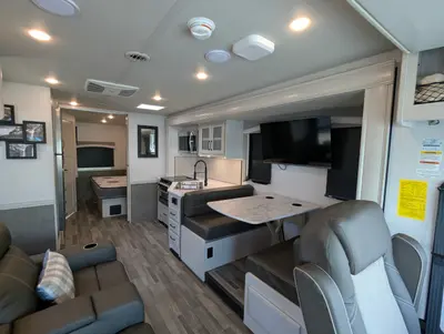 2025 Fleetwood Flair 28A photo 12