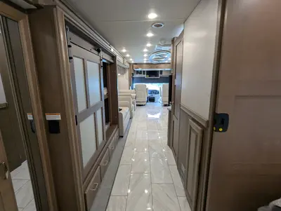 2026 Fleetwood Discovery 38N photo 42