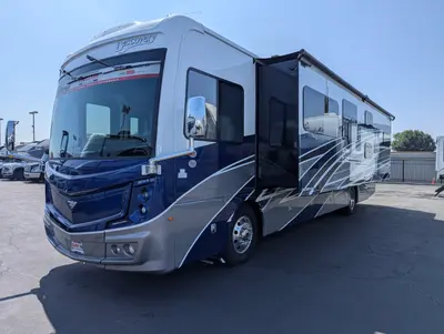 2026 Fleetwood Discovery 38N photo 4