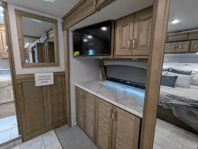 2026 Fleetwood Discovery 38N photo 31