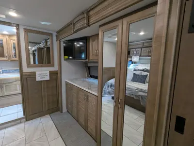 2026 Fleetwood Discovery 38N photo 30