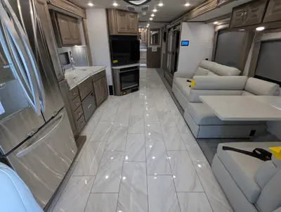 2026 Fleetwood Discovery 38N photo 13