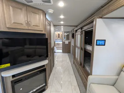 2026 Fleetwood Discovery 38N photo 20