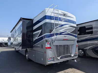 2026 Fleetwood Discovery 38N photo 5