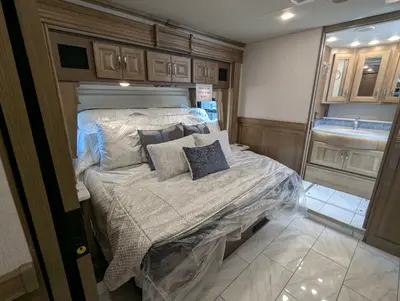 2026 Fleetwood Discovery 38N photo 28